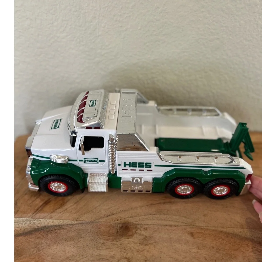 Hess Toy Truck Flatbed with‎ Ramp Green White Chrome Collectible Vehicle